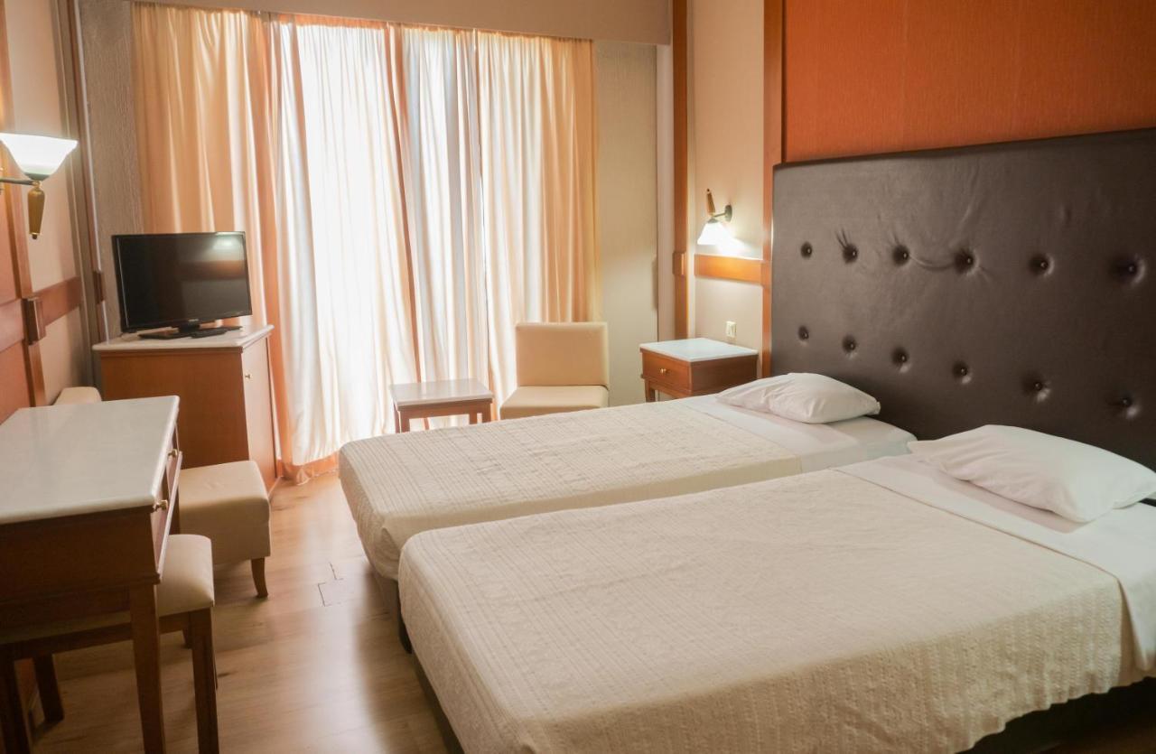 Park Hotel Volos Exterior photo