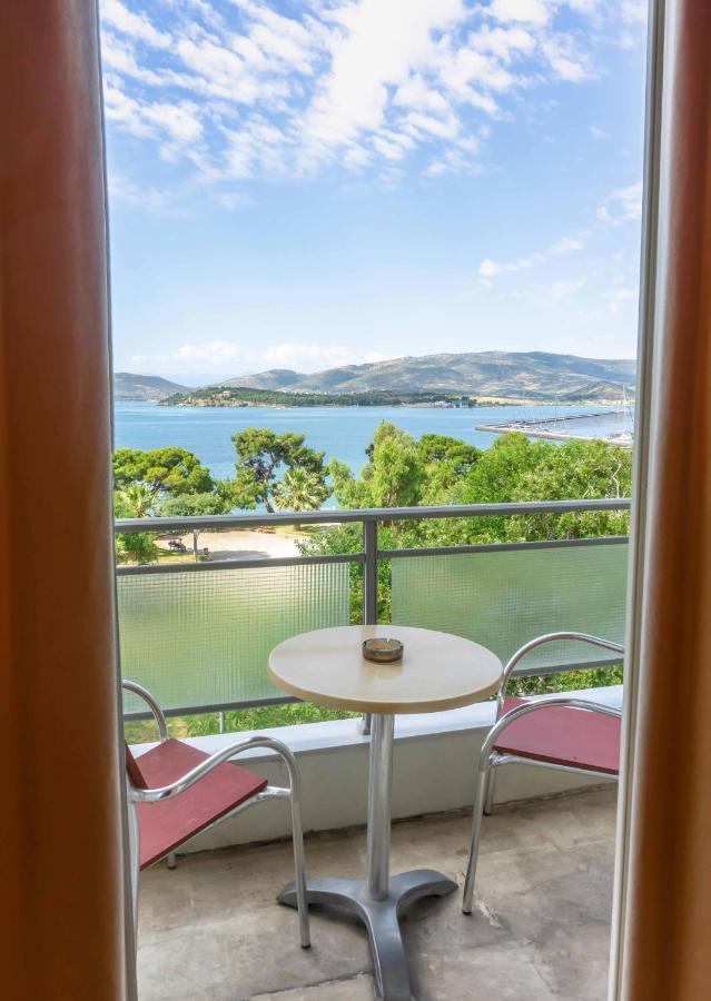 Park Hotel Volos Exterior photo