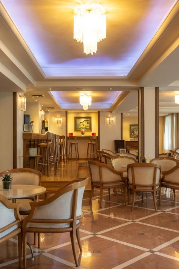 Park Hotel Volos Exterior photo