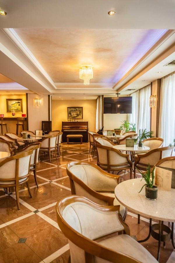 Park Hotel Volos Exterior photo