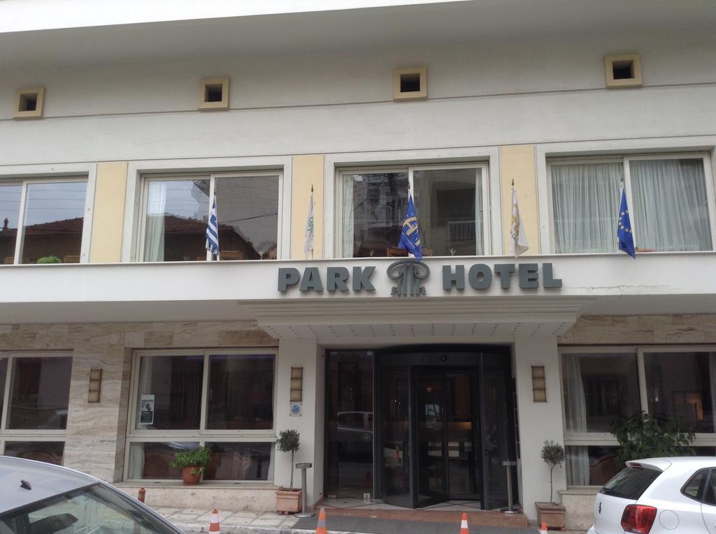 Park Hotel Volos Exterior photo