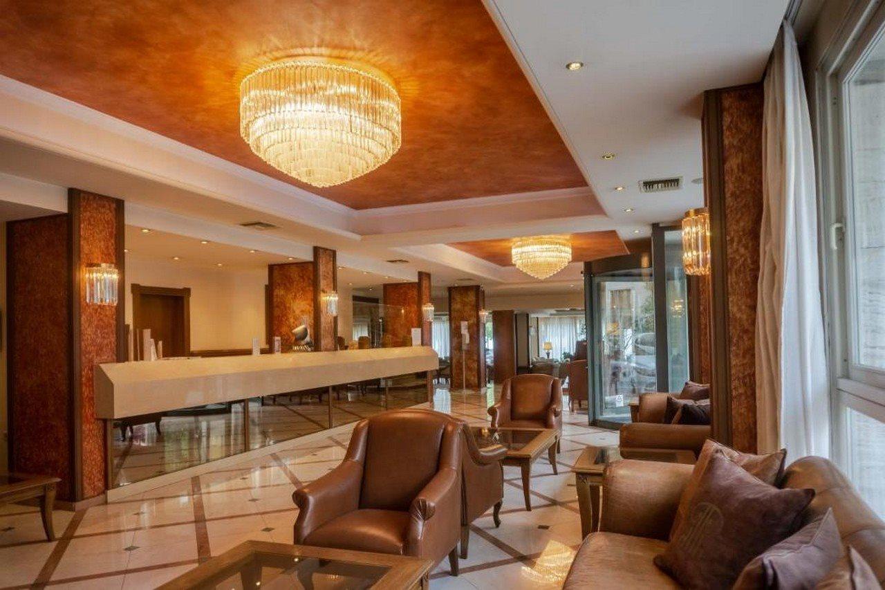 Park Hotel Volos Exterior photo