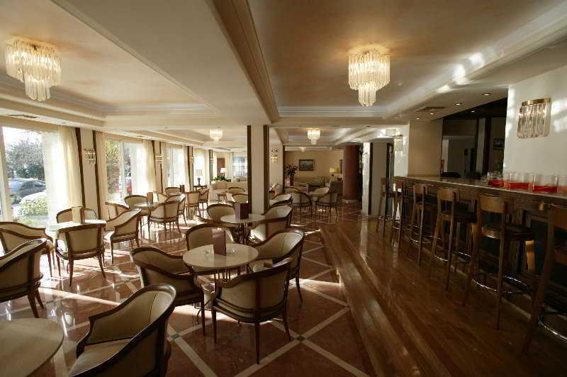 Park Hotel Volos Exterior photo