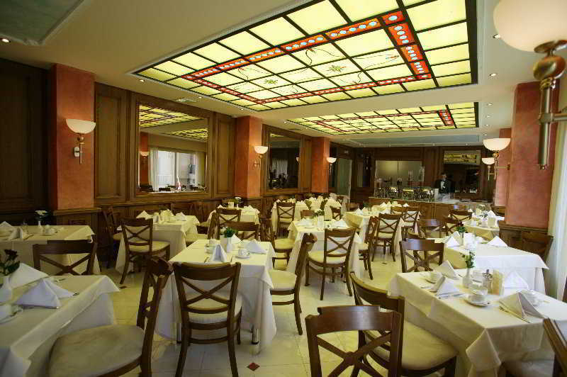 Park Hotel Volos Exterior photo